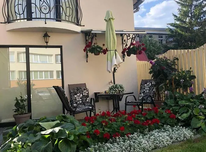 Guest House Nika - Cottages And Rooms In The Heart Of Palanga City Center